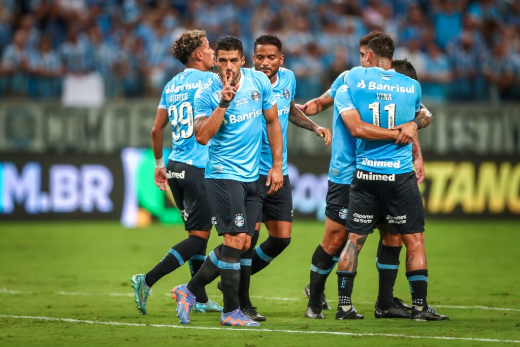 É campeão! Corinthians domina o Inter e amplia hegemonia no