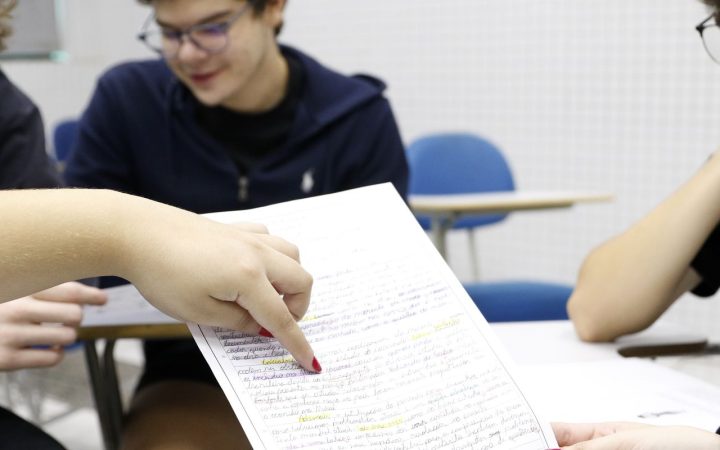 Encceja 2026: alunos já podem consultar cartilha de redação
