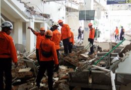 Indonésia: buscas por vítimas de tremor seguem no Dia da Independência