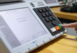 TSE aprova registros de seis candidatos à Presidência da República