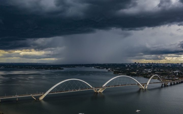 Defesa Civil emite alerta de tempestade e rajadas de vento no DF