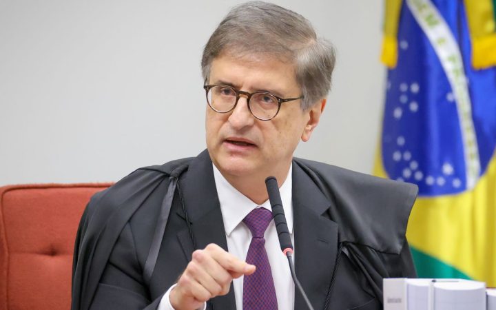 PGR não vê abuso de André Mendonça em investigação contra Moraes