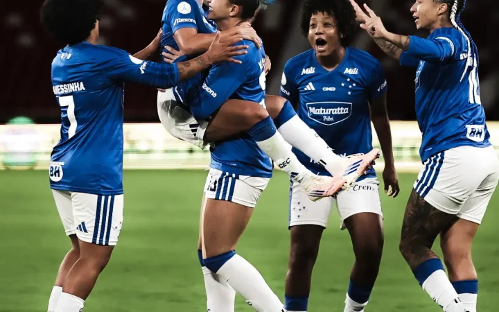 Libertadores Feminina: Cruzeiro resiste à altitude e vence na estreia