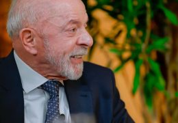 Lula diz que vai entregar amanhã ao TSE pedido de abertura de sigilo