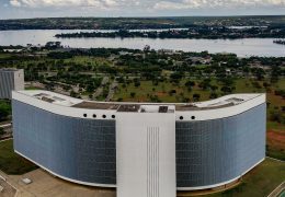 TSE determina isonomia após IA da Meta barrar imagens de Lula