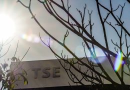 TSE mantém veto a posts que ligam Lula e Flávio ao crime organizado