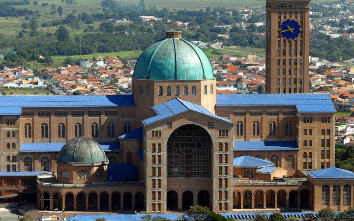 Santuário de Aparecida terá missas, consagração e procissão no feriado