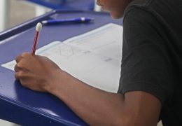 Alunos e professores participam hoje de Olimpíada de Matemática